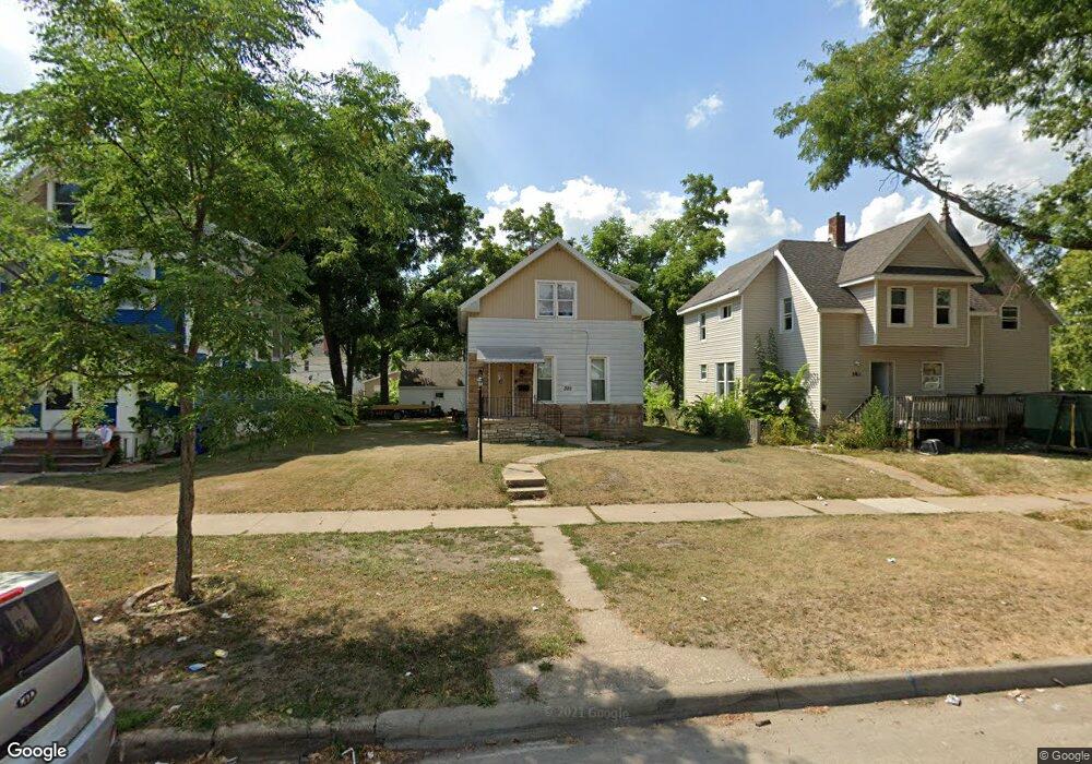 385 17th St SE, Cedar Rapids, IA 52403 - photo 1