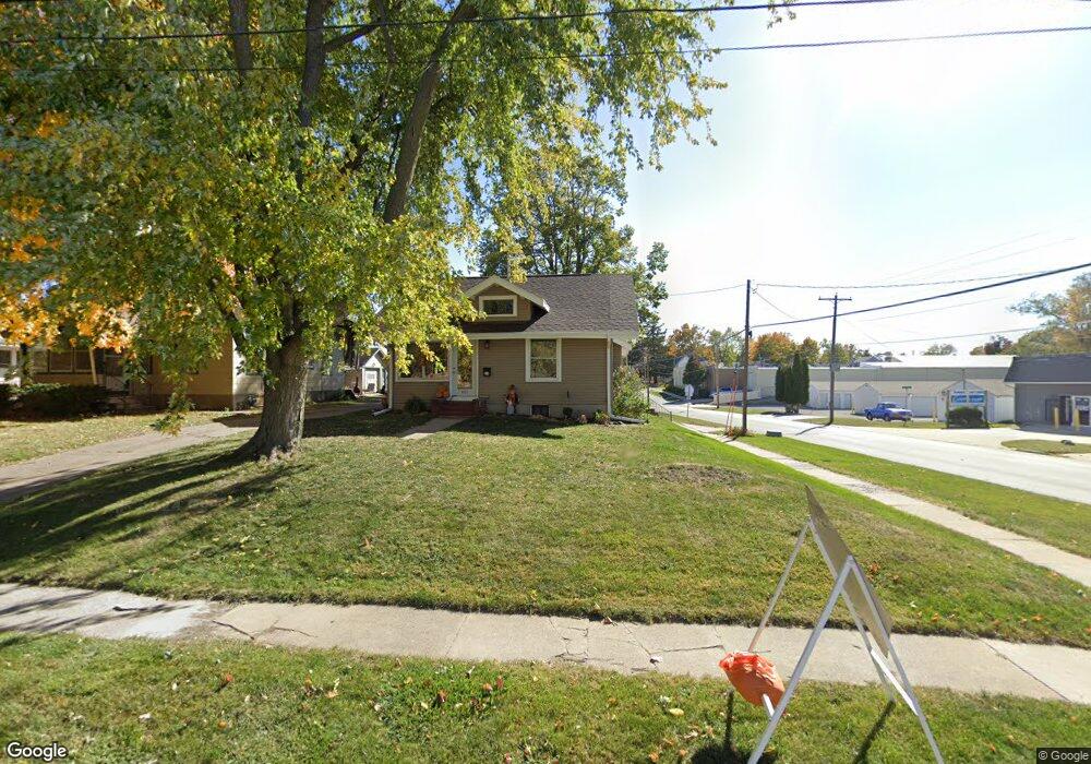 701 N 4th Ave E, Newton, IA 50208 - photo 1