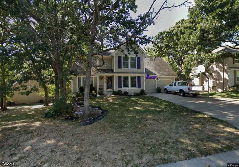 6844 Oakview St, Shawnee, KS 66216 - photo 1