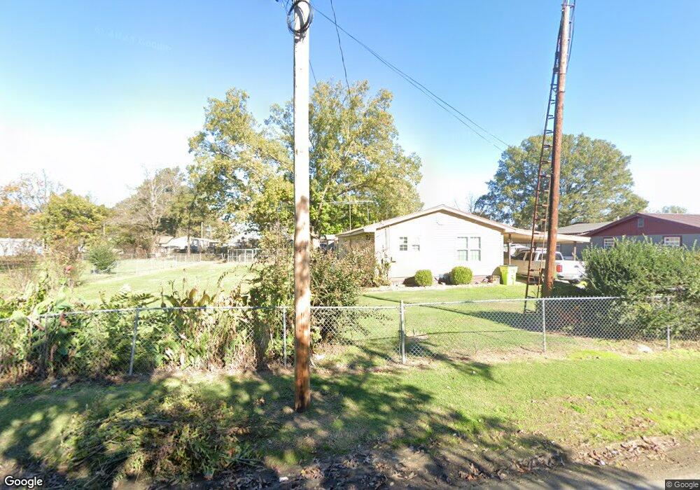 1115 E Cleveland St, Stuttgart, AR 72160 - photo 1