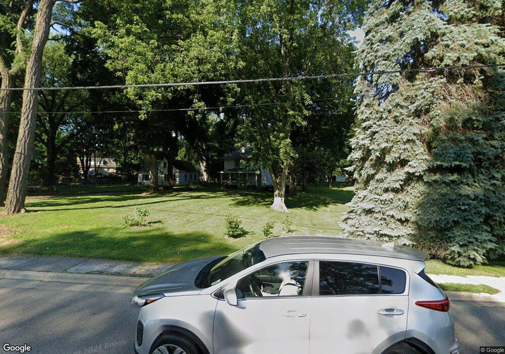 1906 N Sheridan Rd, Waukegan, IL 60087 - photo 1