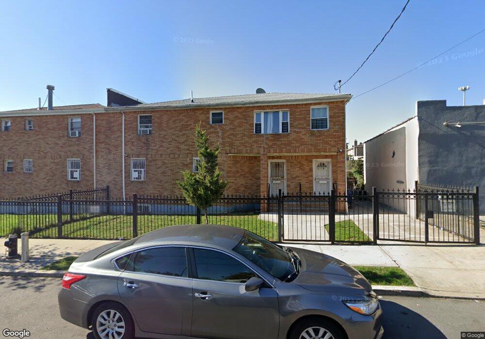 10314 172nd St, Jamaica, NY 11433 - photo 1