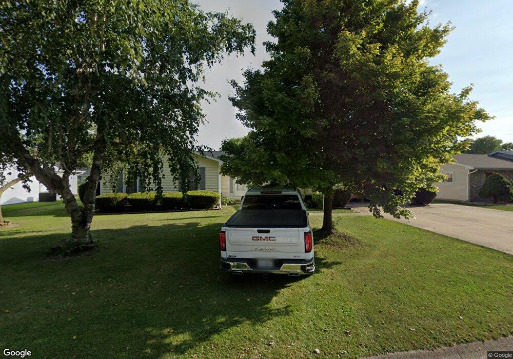 811 Fleetwood Dr unit 1, Tuscola, IL 61953 - photo 1