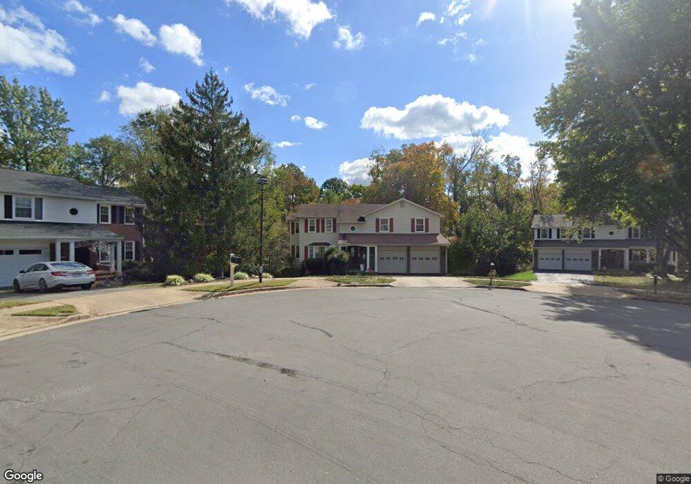 3503 Honey Locust Ct, Fairfax, VA 22033 - photo 1