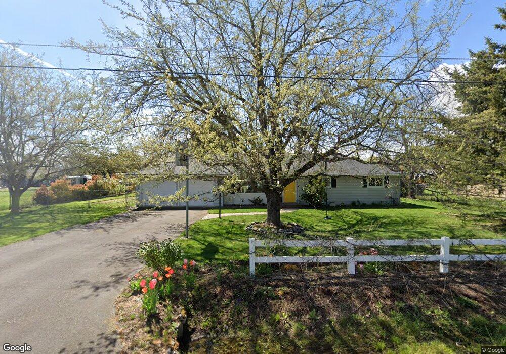 2469 Robin Ln, Central Point, OR 97502 - photo 1