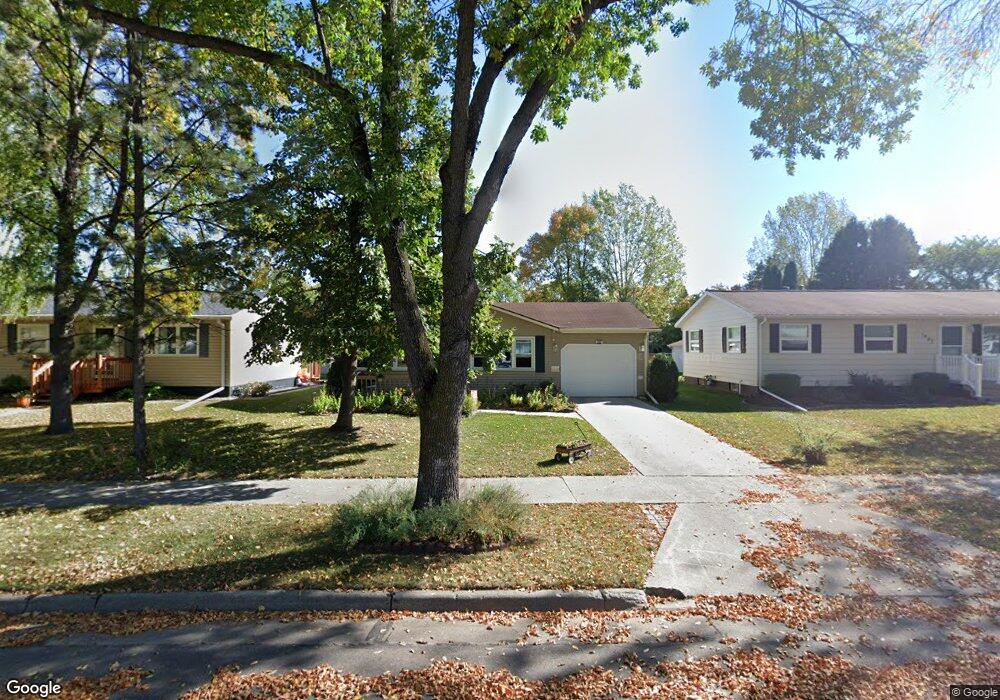 1403 S 18th St, Grand Forks, ND 58201 - photo 1