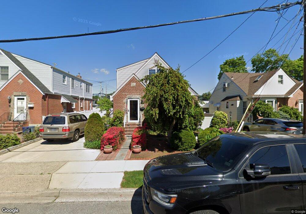 39 Irons Place, New Hyde Park, NY 11040 - photo 1