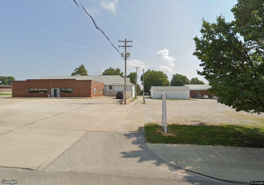 318 N Main St, Bicknell, IN 47512 - photo 1