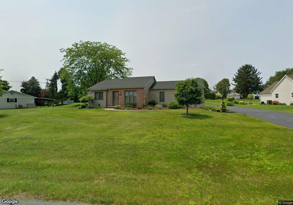 5750 Crescent Dr, Schnecksville, PA 18078 - photo 1