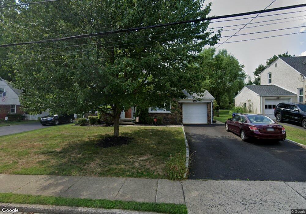 423 Edgewood Dr, Ambler, PA 19002 - photo 1