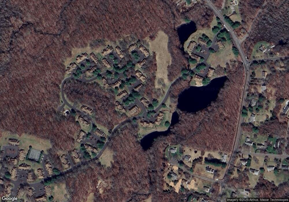 85 Hollow Tree Ln, Monroe, CT 06468 - photo 1