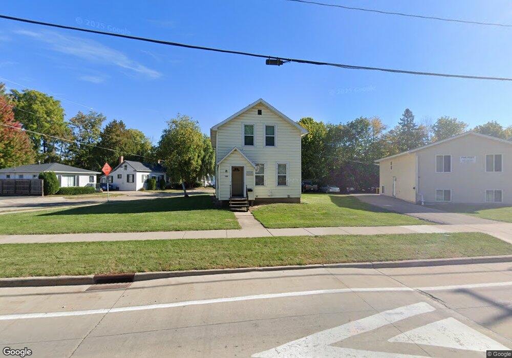 926 Elmwood Ave, Oshkosh, WI 54901 - photo 1