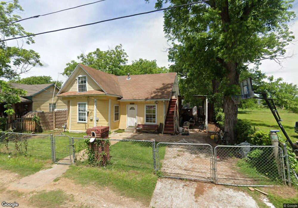 1013 English St, Cleburne, TX 76031 - photo 1