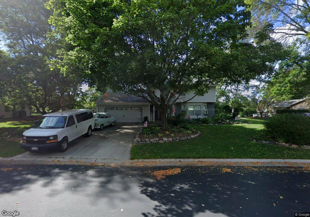 W171N10411 Harvest Ln, Germantown, WI 53022 - photo 1