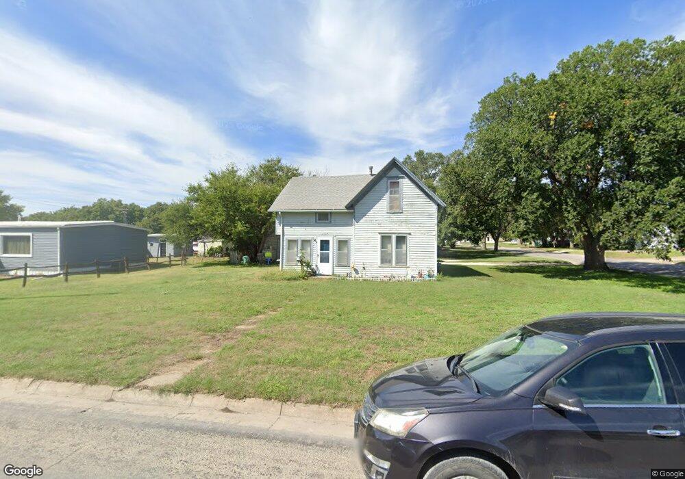 227 N Oak St, Osborne, KS 67473 - photo 1