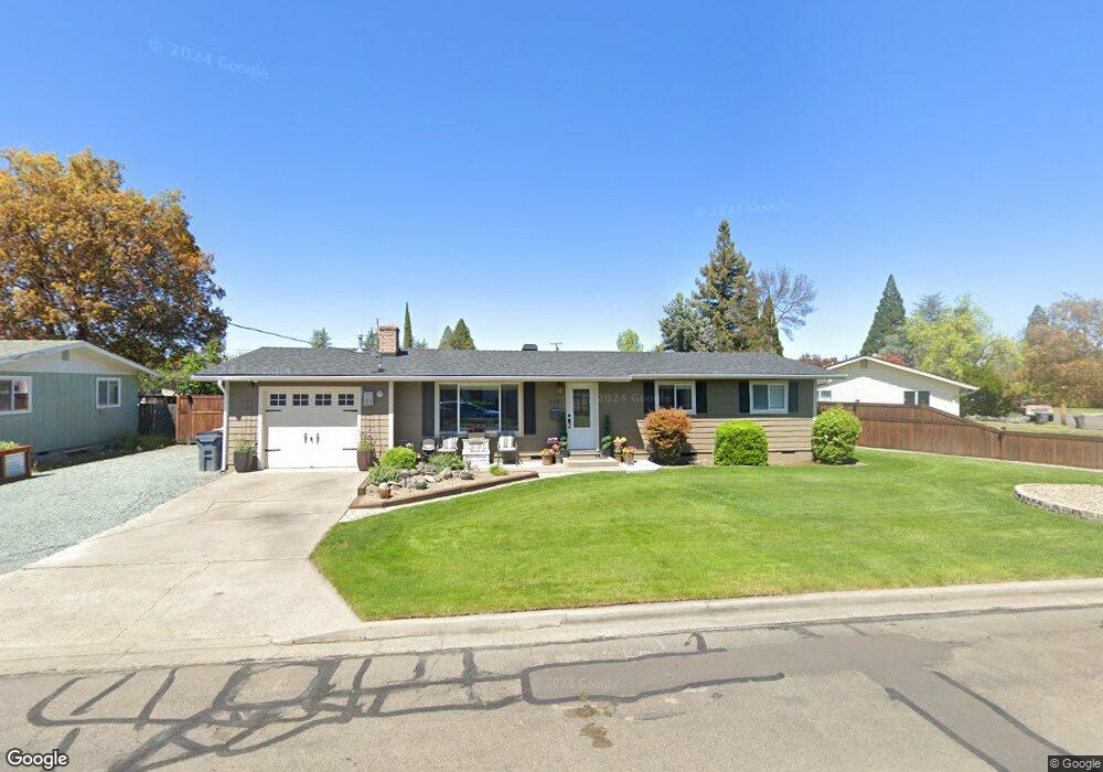 820 S 5th St, Central Point, OR 97502 - photo 1