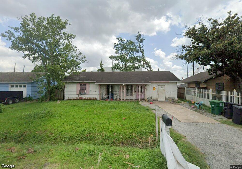 7042 Peyton St, Houston, TX 77028 - photo 1
