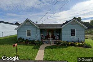 137 Curtis Ave, Mount Hope, WV 25880