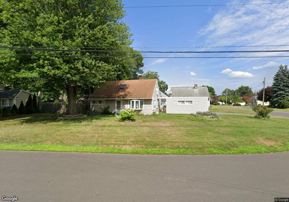 74 Seaver Cir, Bridgeport, CT 06606 - photo 1