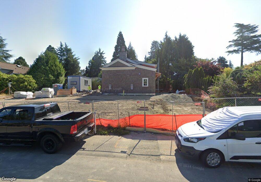 3018 Hunts Point Cir, Hunts Point, WA 98004 - photo 1