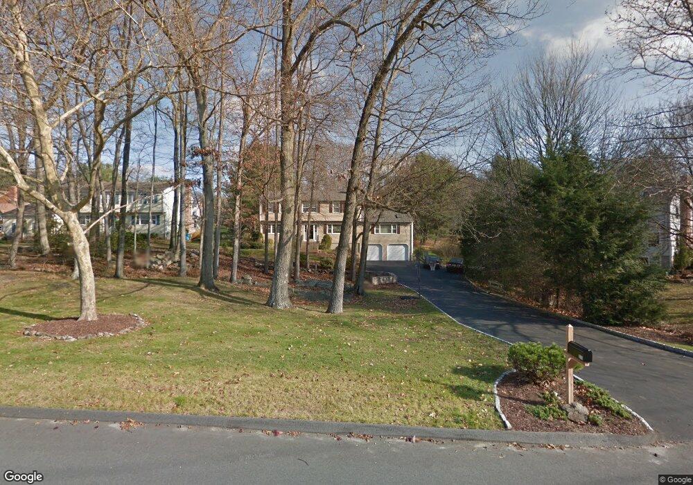 271 Putting Green Rd, Trumbull, CT 06611 - photo 1