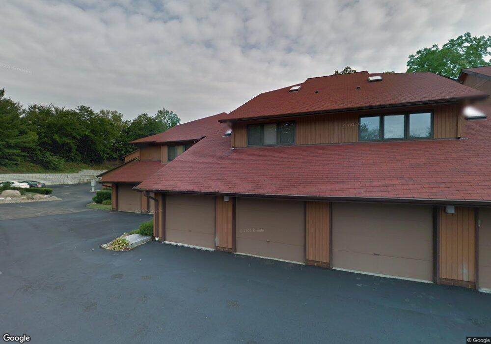 25070 Mill River Rd unit 25070, Olmsted Falls, OH 44138 - photo 1