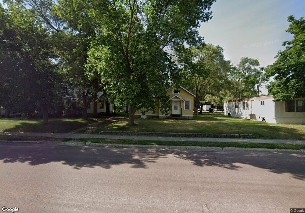 1215 E 1st Ave, Mitchell, SD 57301 - photo 1