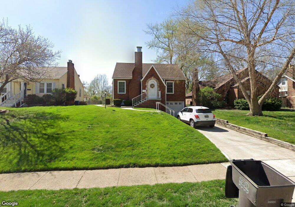 1914 37th St, Des Moines, IA 50310 - photo 1