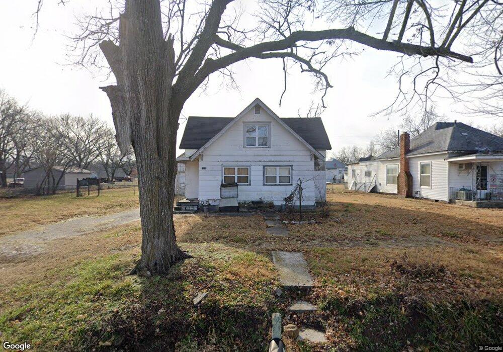 1218 Chess Ave, Parsons, KS 67357 - photo 1