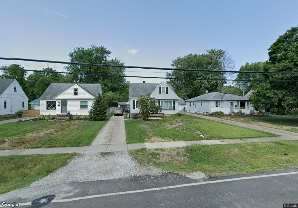 7624 Mapleway Dr, Olmsted Falls, OH 44138 - photo 1