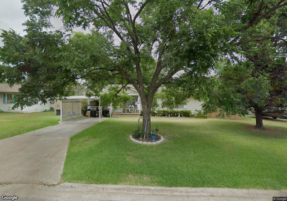 303 Fannin Ave, Bonham, TX 75418 - photo 1