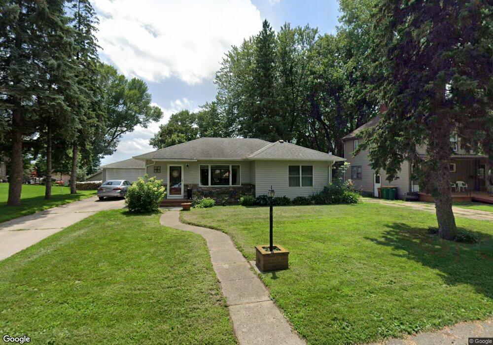 104 W Hawthorne St, Albert Lea, MN 56007 - photo 1