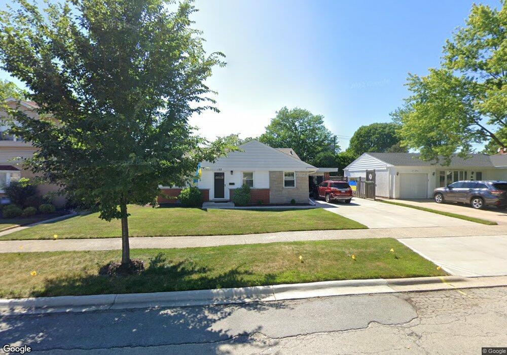 122 S Elm Tree Ln, Elmhurst, IL 60126 - photo 1
