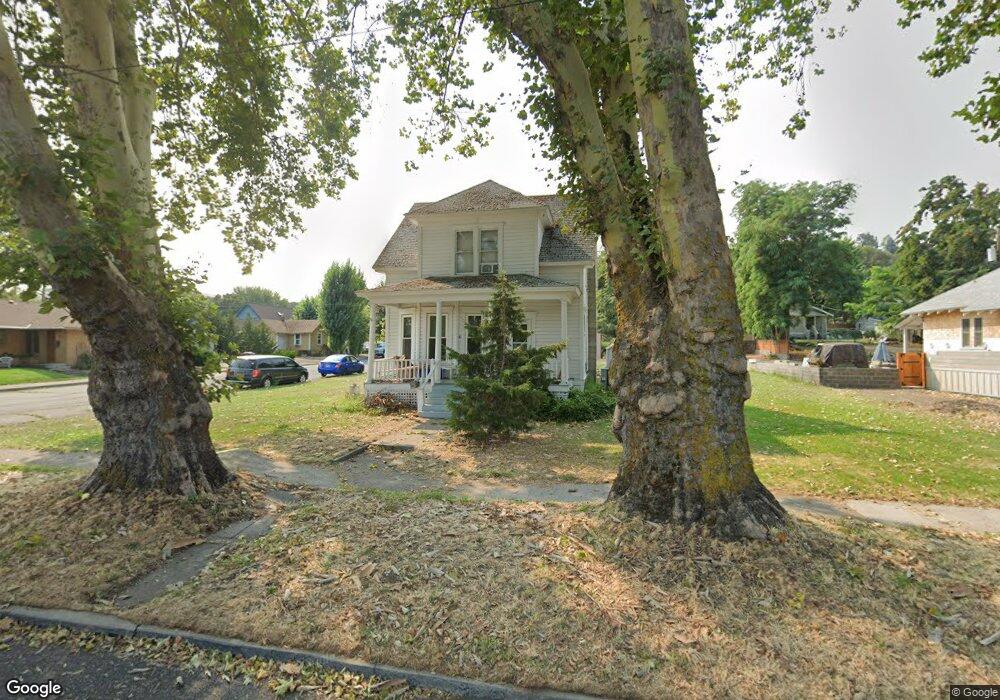 822 E 12th St, the Dalles, OR 97058 - photo 1