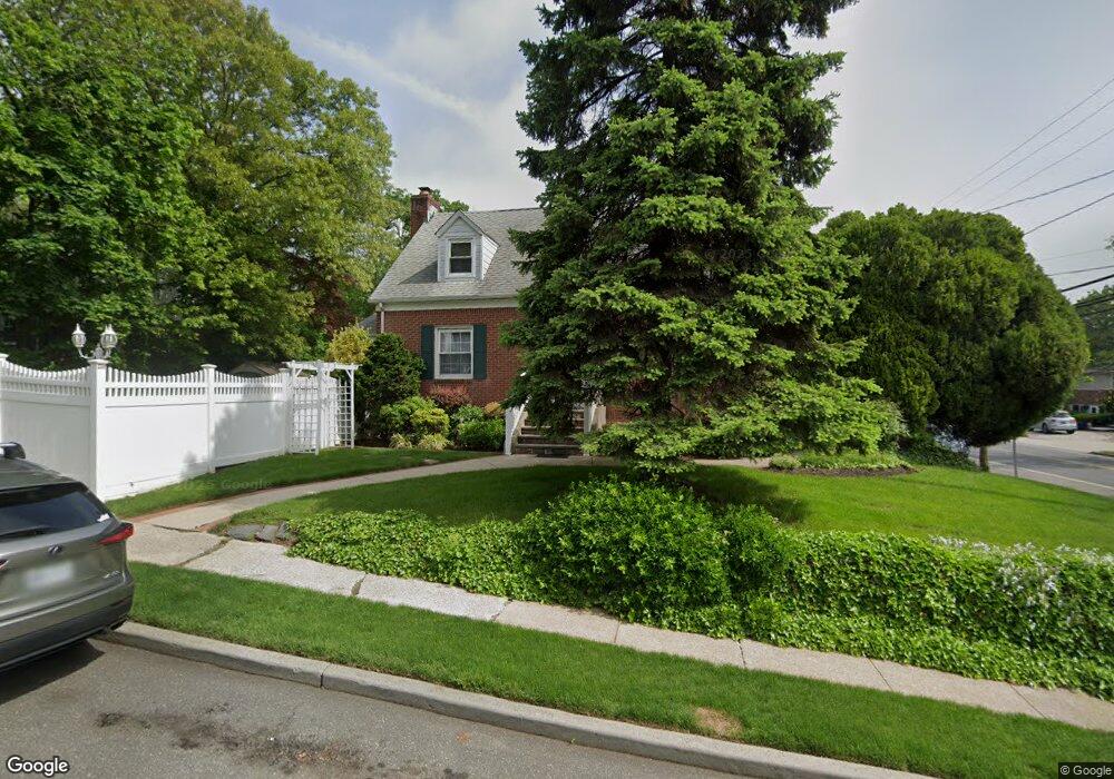 2 Laurel Ct, West Hempstead, NY 11552 - photo 1