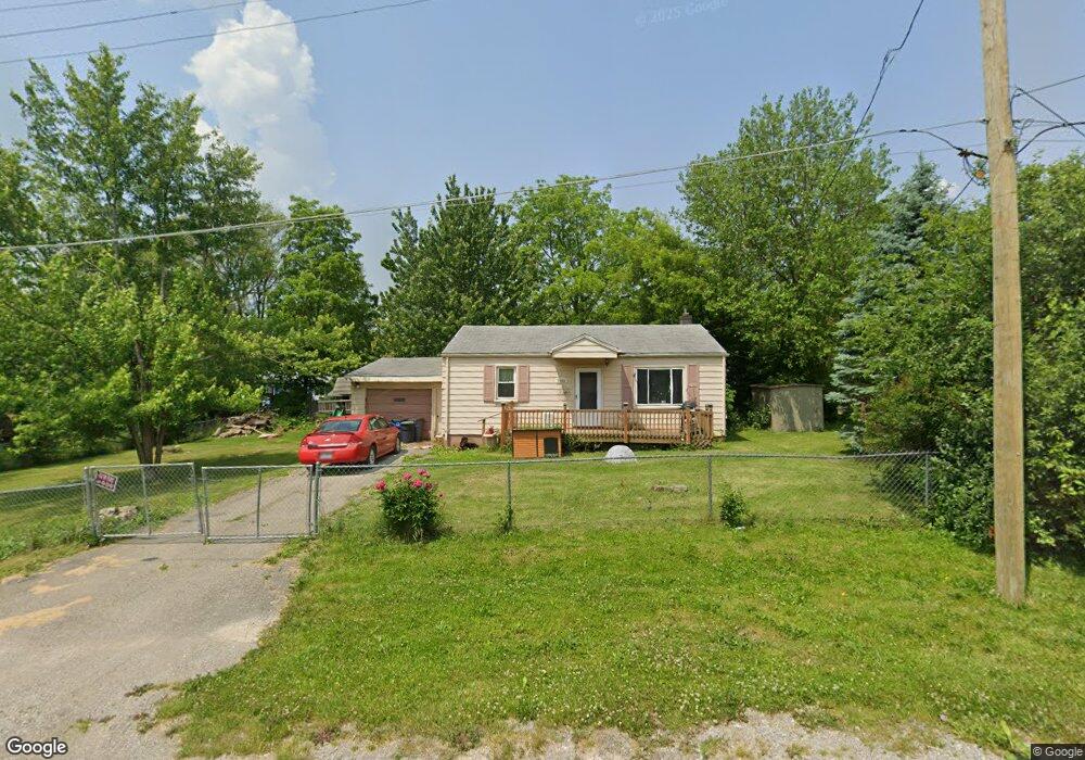1522 Lambden Rd, Flint, MI 48532 - photo 1