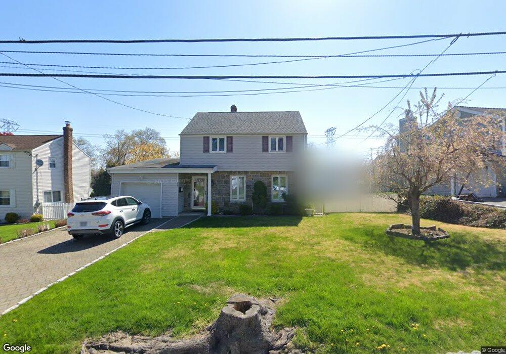 105 Whitman Rd, Yonkers, NY 10710 - photo 1