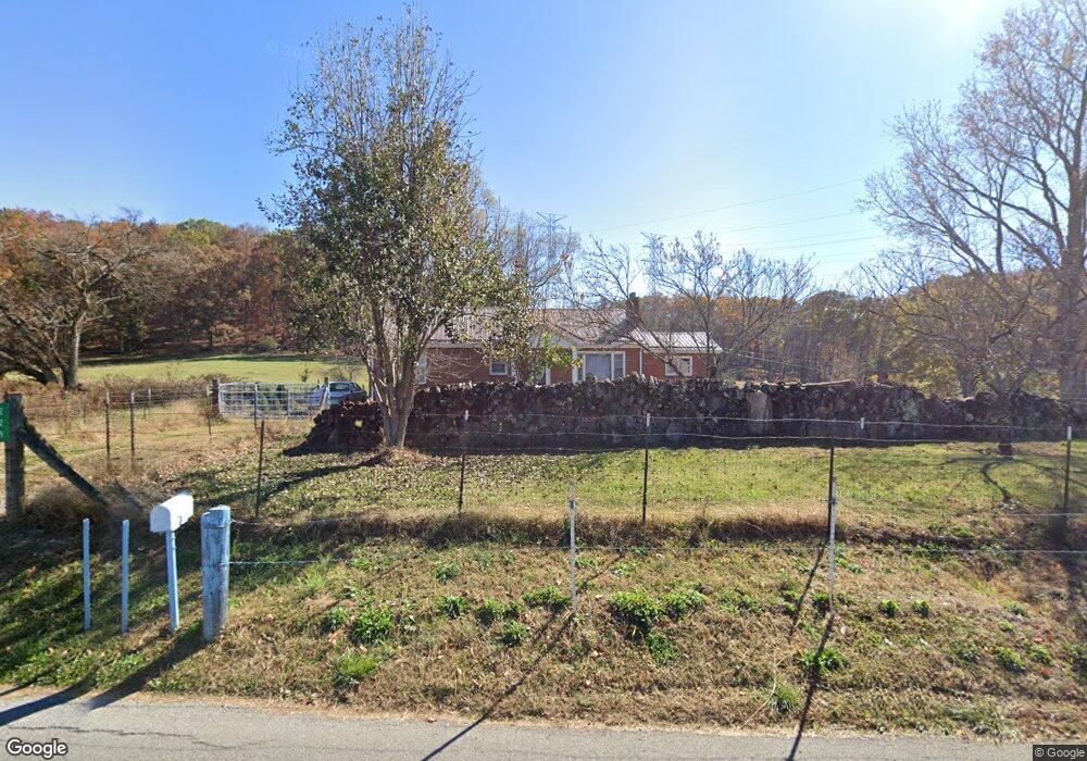 229 Woodlyn Rd, Johnson City, TN 37601 - photo 1