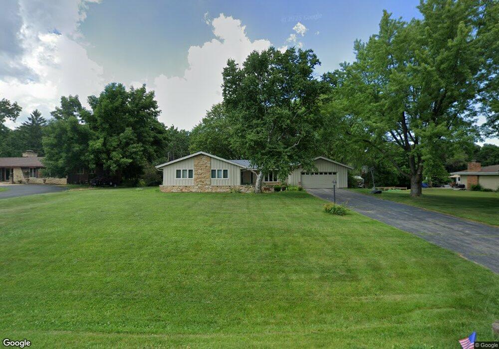 N58W25538 Windy Pass Dr, Sussex, WI 53089 - photo 1