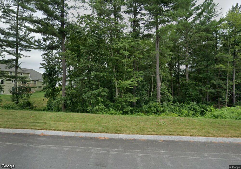 255 Standish Ln, Hudson, NH 03051 - photo 1