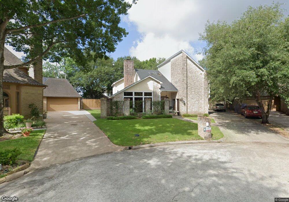 7207 Holder Forest Cir, Houston, TX 77088 - photo 1