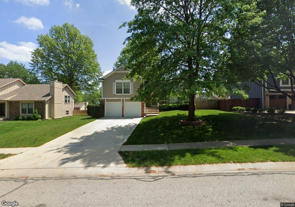 10585 Gillette St, Lenexa, KS 66215 - photo 1