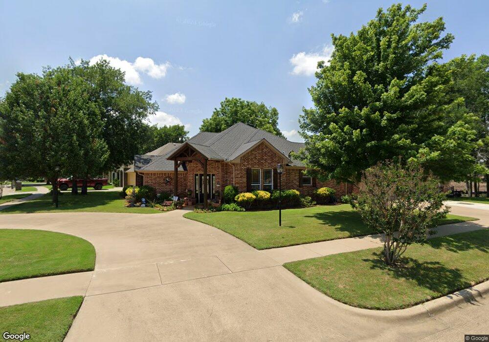 700 Woodcrest Dr, Ennis, TX 75119 - photo 1