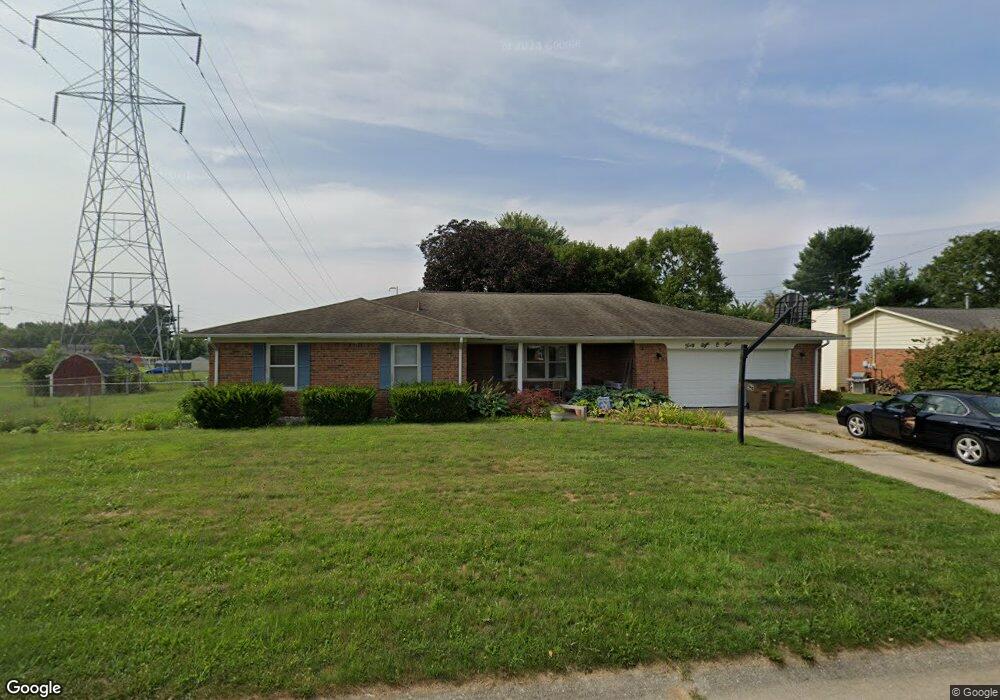 4805 Chapel Dr, Columbus, IN 47203 - photo 1