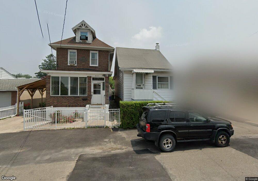 879 Grant St, Hazleton, PA 18201 - photo 1