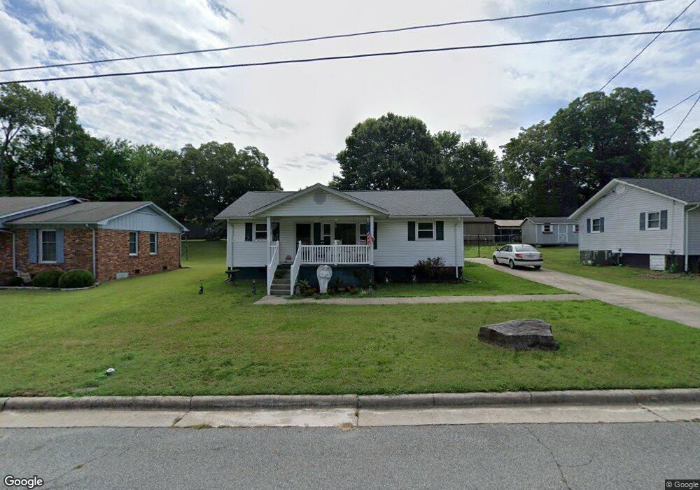 516 Sands Cir, Reidsville, NC 27320 - photo 1