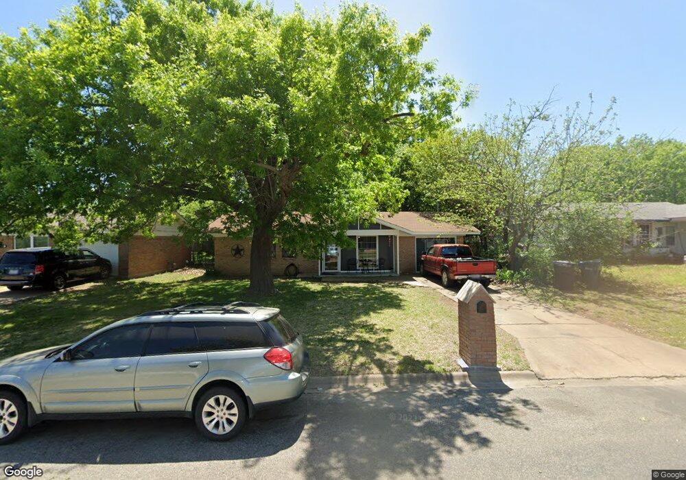 1716 E Ann Ave, Sherman, TX 75090 - photo 1
