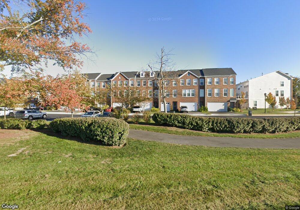 42285 Lancaster Woods Square, Chantilly, VA 20152 - photo 1