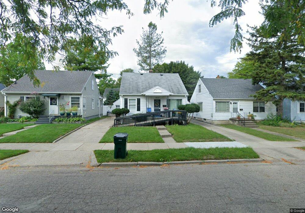 1015 Comfort St, Lansing, MI 48915 - photo 1