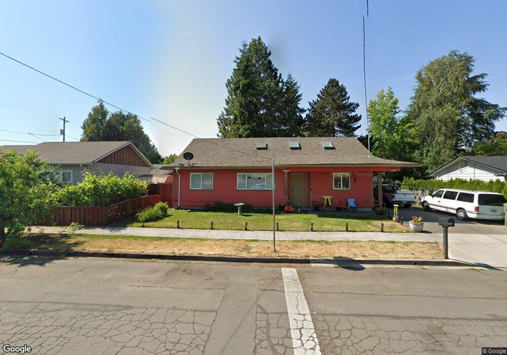 310 E 8th St, Newberg, OR 97132 - photo 1